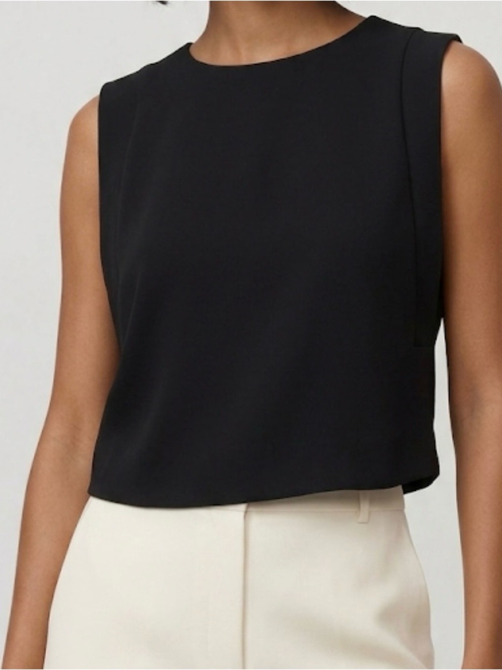 Babaton Aritzia Black Cropped Crepe Blouse Small Minimalist Quiet Luxury